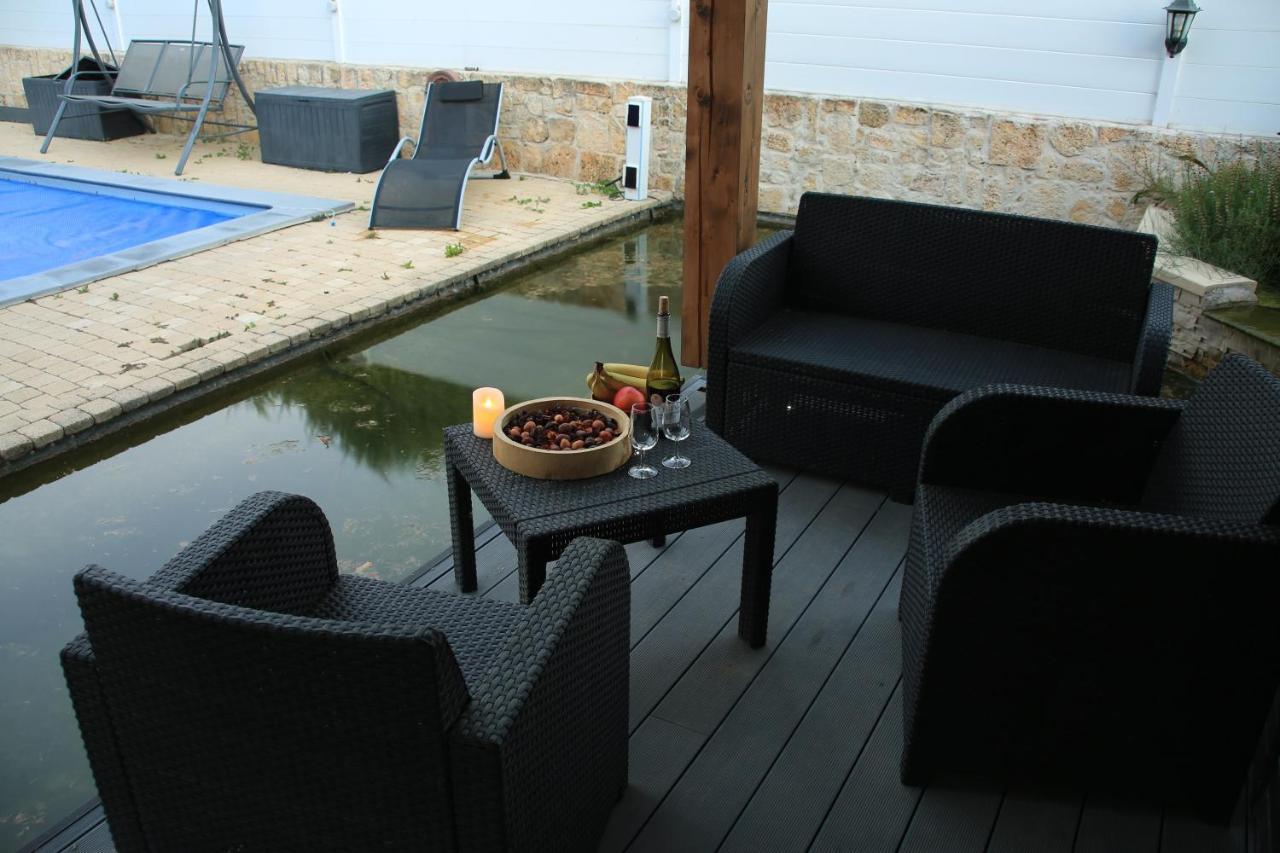 Chalet Mont Ventoux Et Chalet Vip Camaret-sur-Aigues Exterior photo