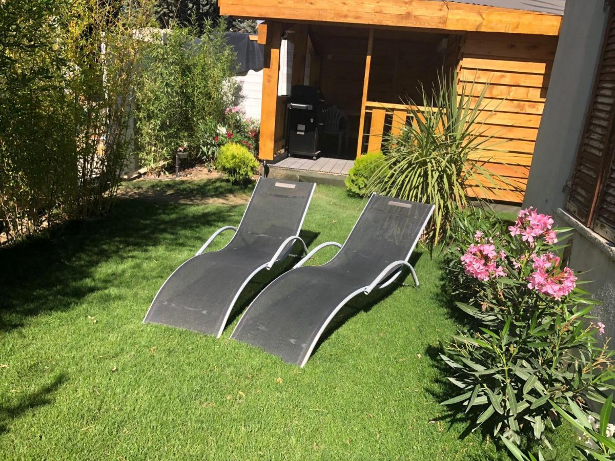 Chalet Mont Ventoux Et Chalet Vip Camaret-sur-Aigues Room photo