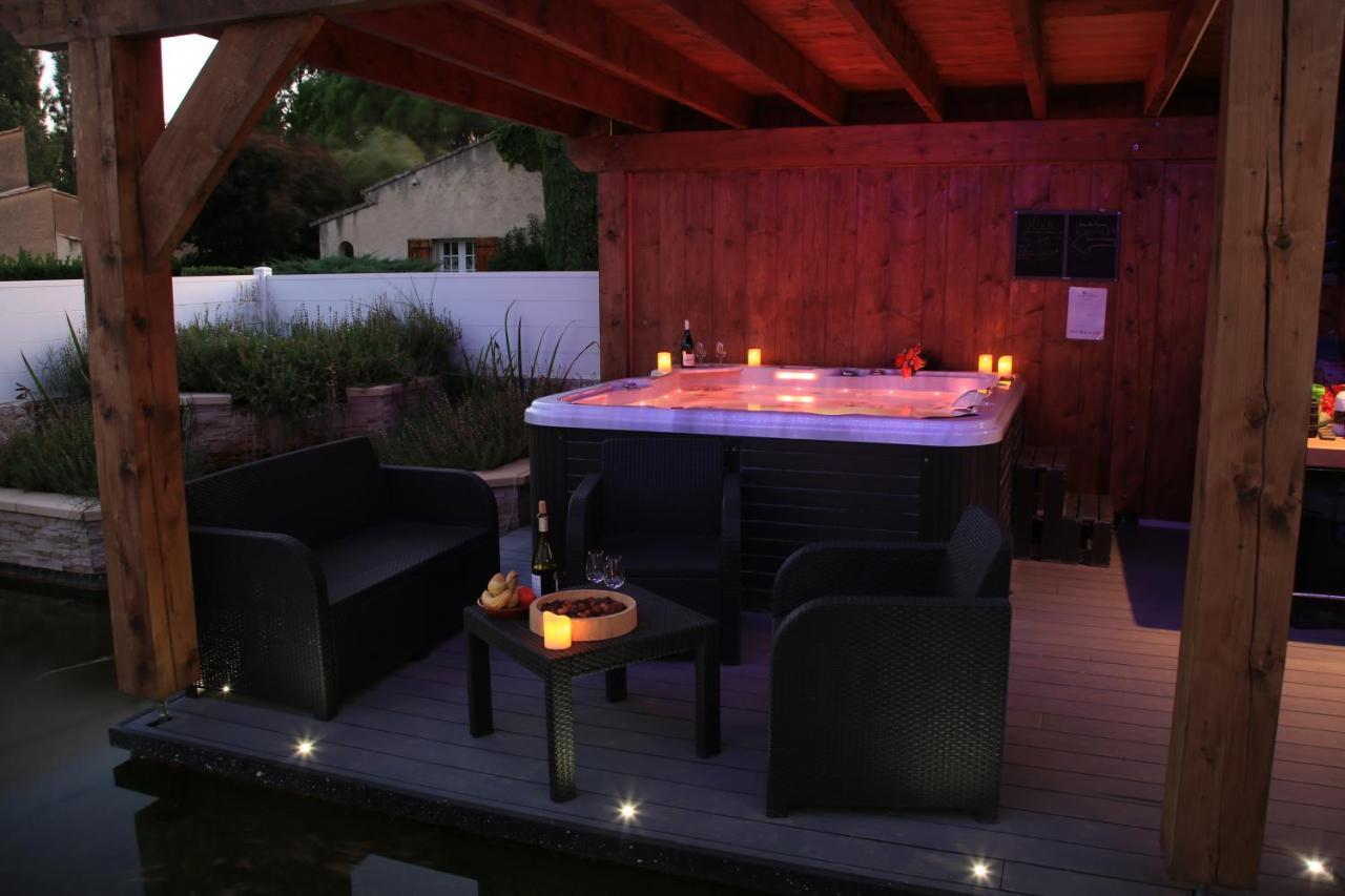 Chalet Mont Ventoux Et Chalet Vip Camaret-sur-Aigues Exterior photo